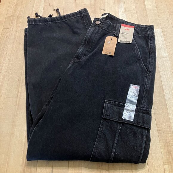 Levi's Womens '94 Baggy Cargo Pants Straight Leg Jeans Size 31x32 Black AN NWT - Picture 3 of 12